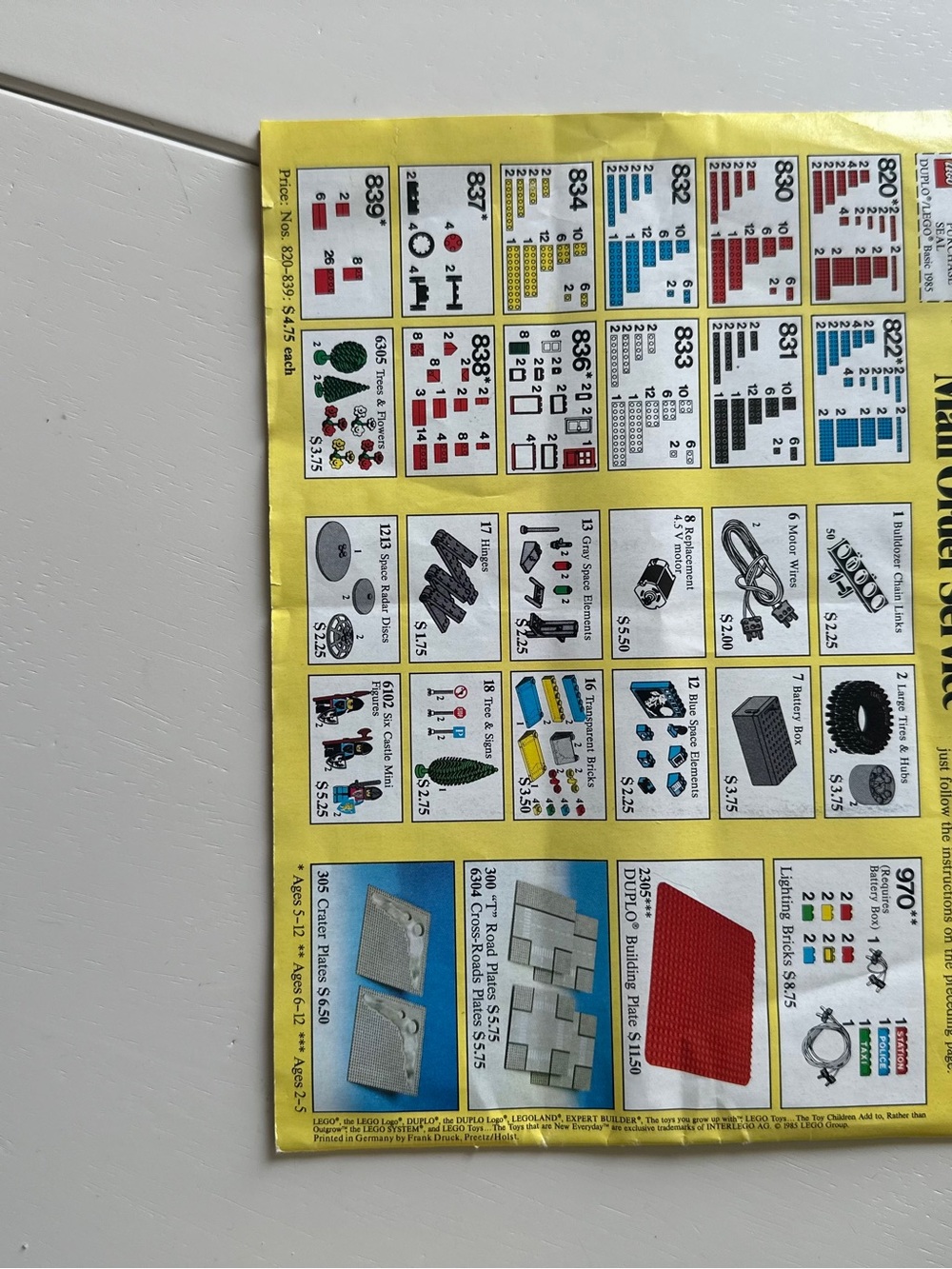 Vintage LEGO Basic Building Set in Red Case Manuals Booklets & Mixed Pieces - Picture 5 of 11